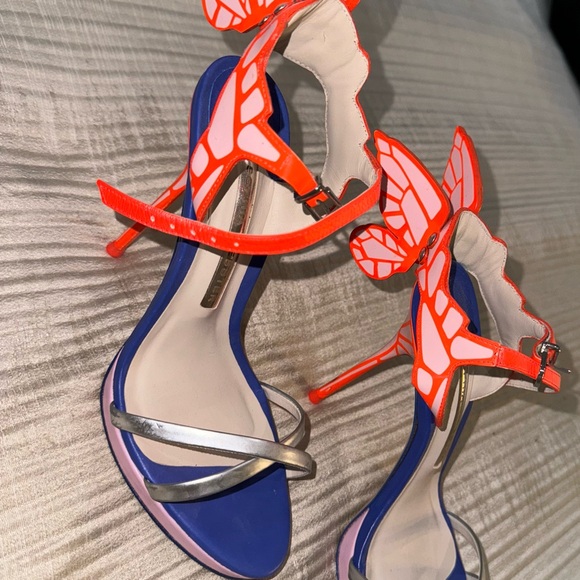 Sophia Webster
Chiara Butterfly Wing Ankle-Wrap Sandal
Pink/Silver - Picture 2 of 5